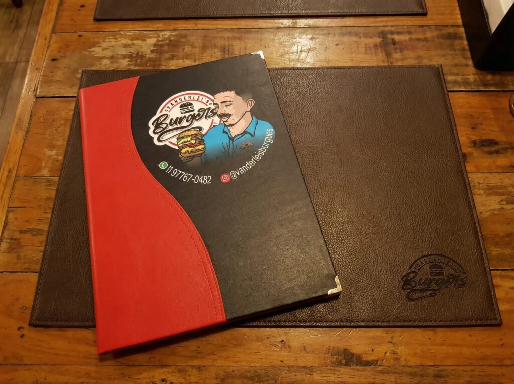 Pasta Cardápio com Capa personalizada - A4 + 4 divisórias - KIT c/ 5 UN