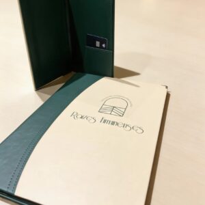 KIT de 10 Cardápios c/ Capa personalizada - 16x30cm + 5 Porta Comandas